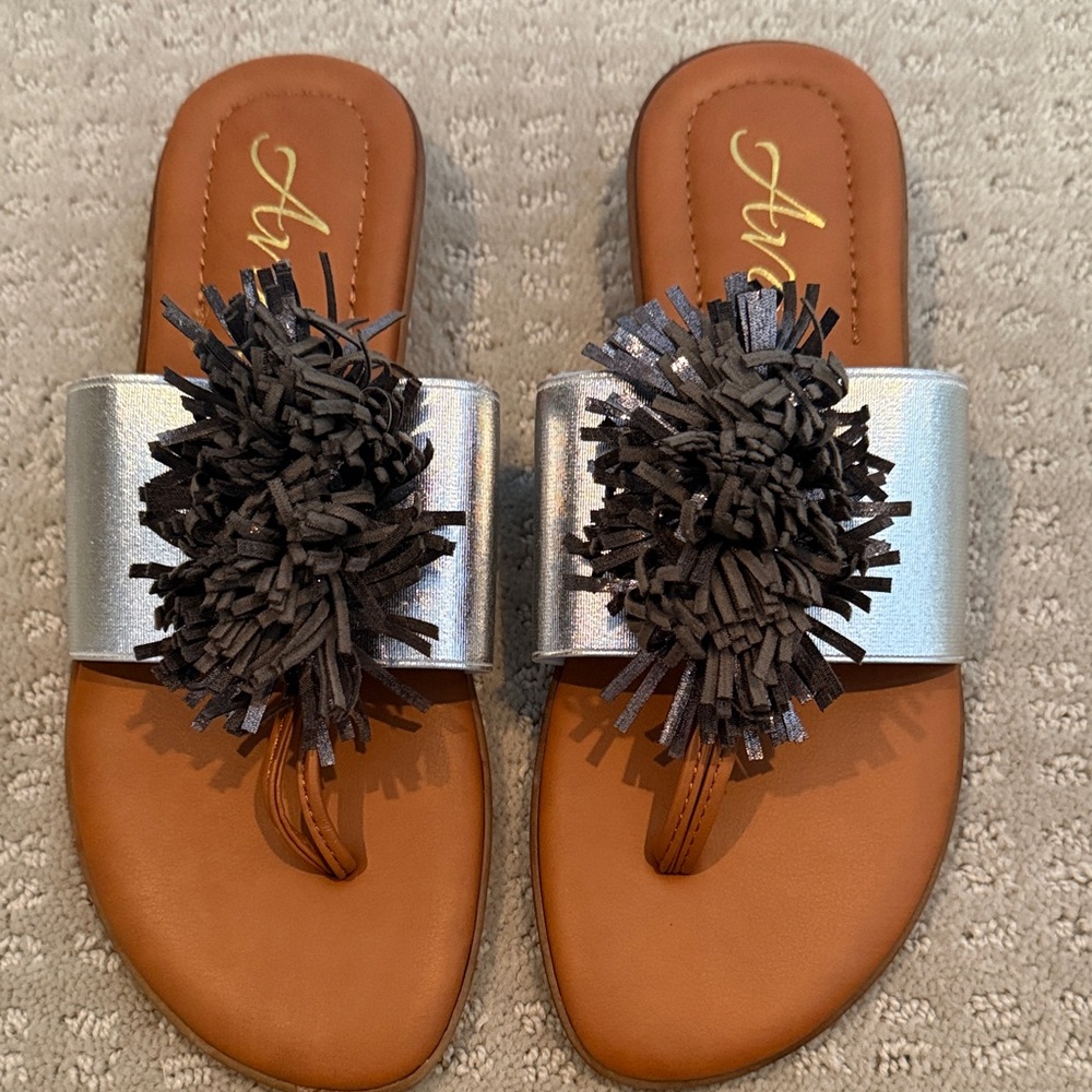 Avanti Silver  Women's Sandals 7